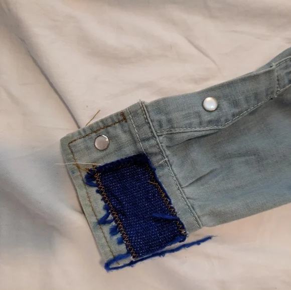 Rare Free People Baja Embroidered Denim Button Down Shirt - Picture 3 of 5